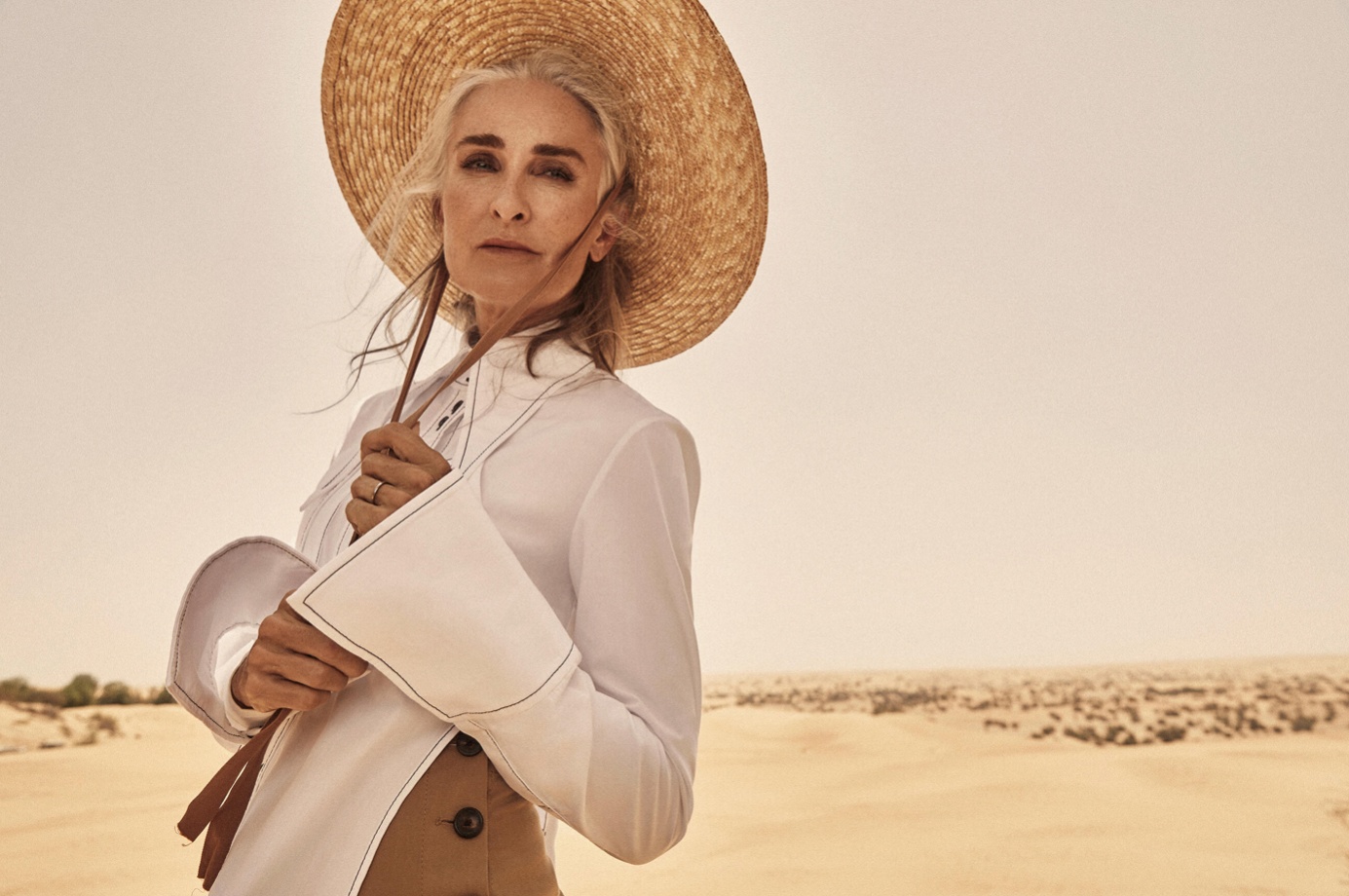 Can canh nhan sac mau nu 55 tuoi hinh anh