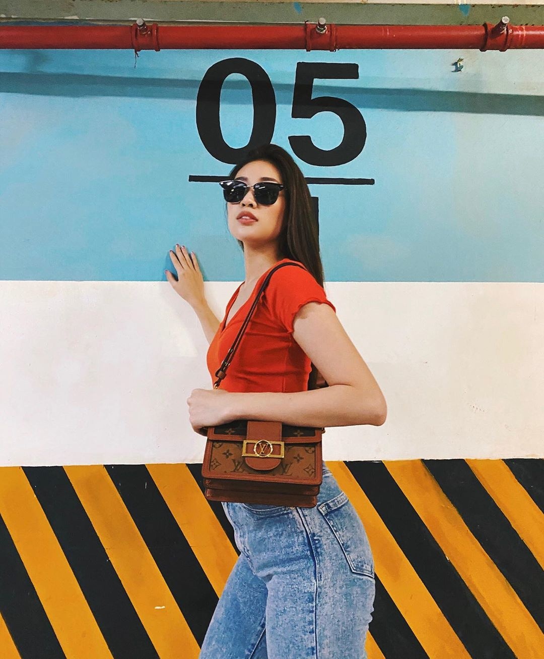 Hoa hau Khanh Van tao dang anh 8