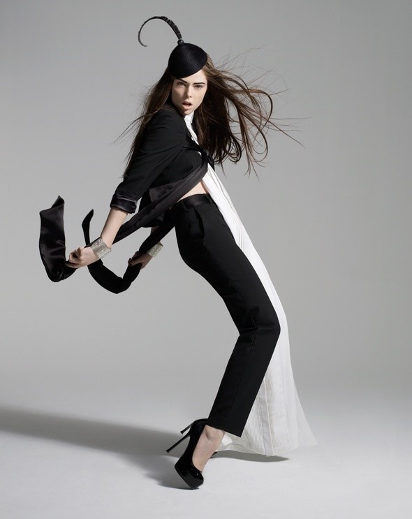 Hoa hau Khanh Van tao dang anh 5