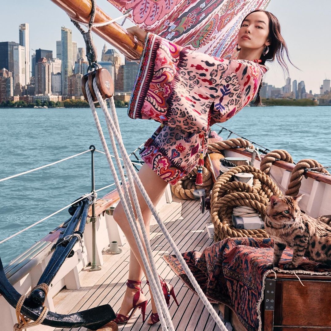 mau nu Trung Quoc noi tieng anh 11