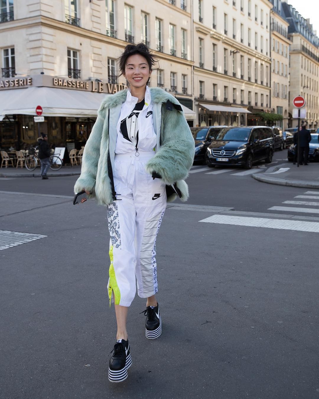 mau nu Trung Quoc noi tieng anh 26