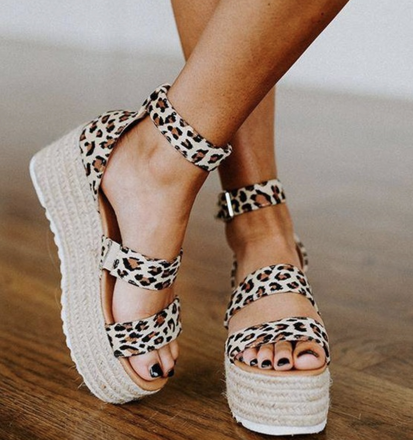 xu huong dep sandal mua he anh 40