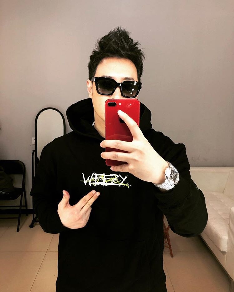 Phan Vỹ Bá không mặc quần short ảnh 19 Phan Vy Ba khong mac quan short anh 19