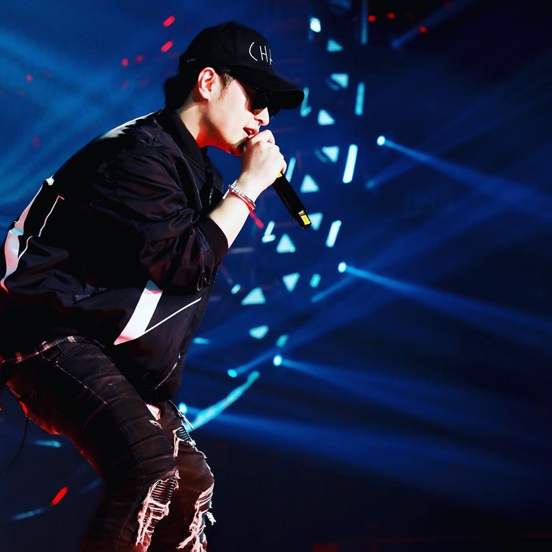 Phan Vy Ba khong mac quan short anh 10