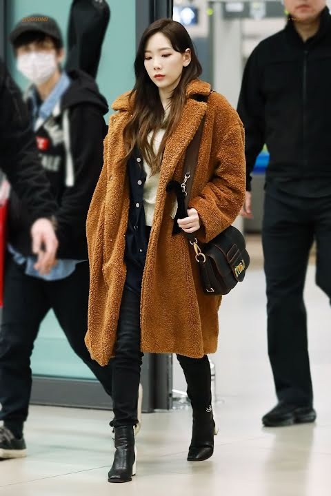 Taeyeon ở sân bay ảnh 1 Taeyeon o san bay anh 1