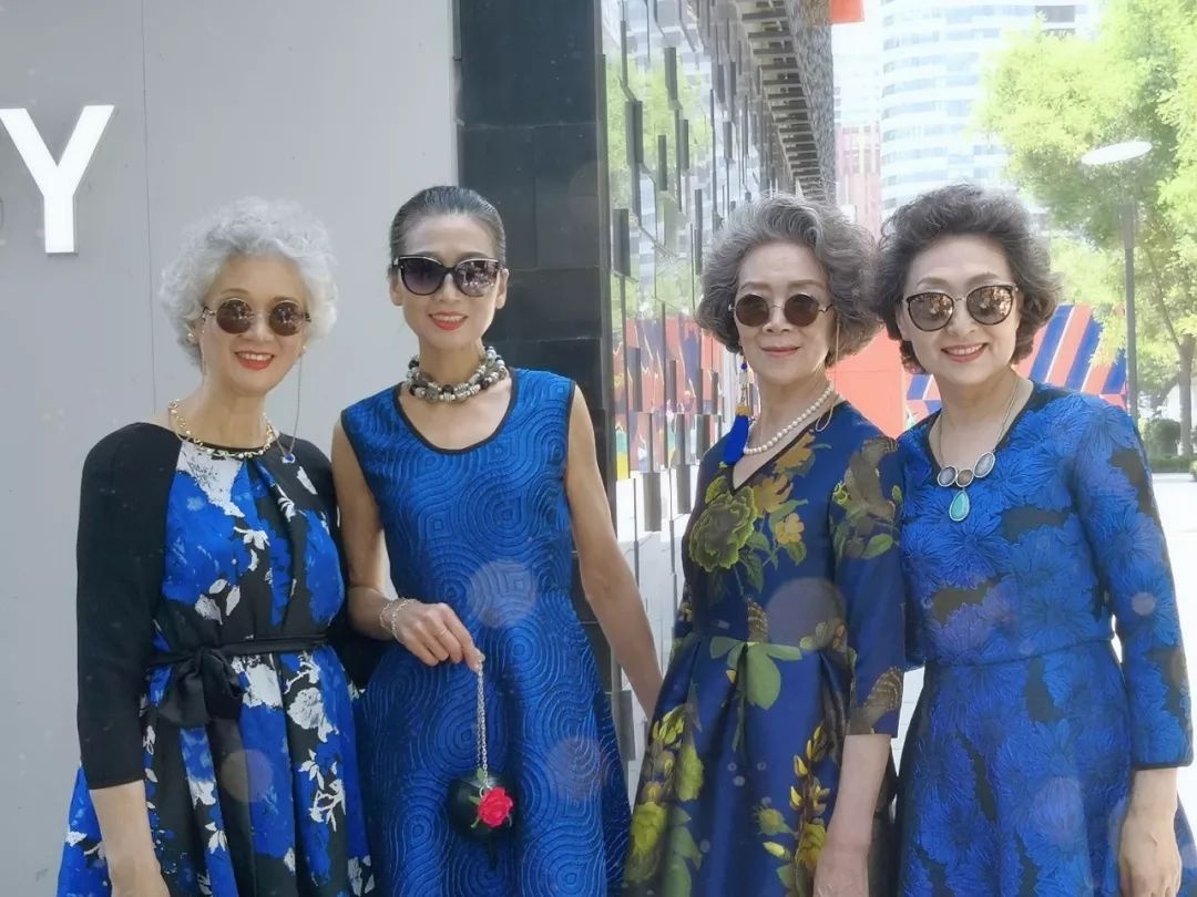 nhóm lão bà quyến rũ ảnh 15 nhom lao ba quyen ru anh 15