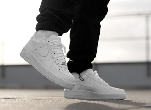 giay Nike collab anh 1