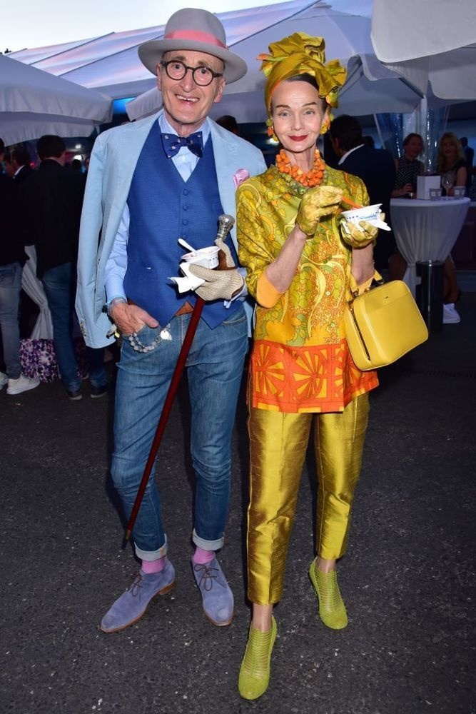 cặp ông bà mặc sành điệu ảnh 2 cap ong ba mac sanh dieu anh 2