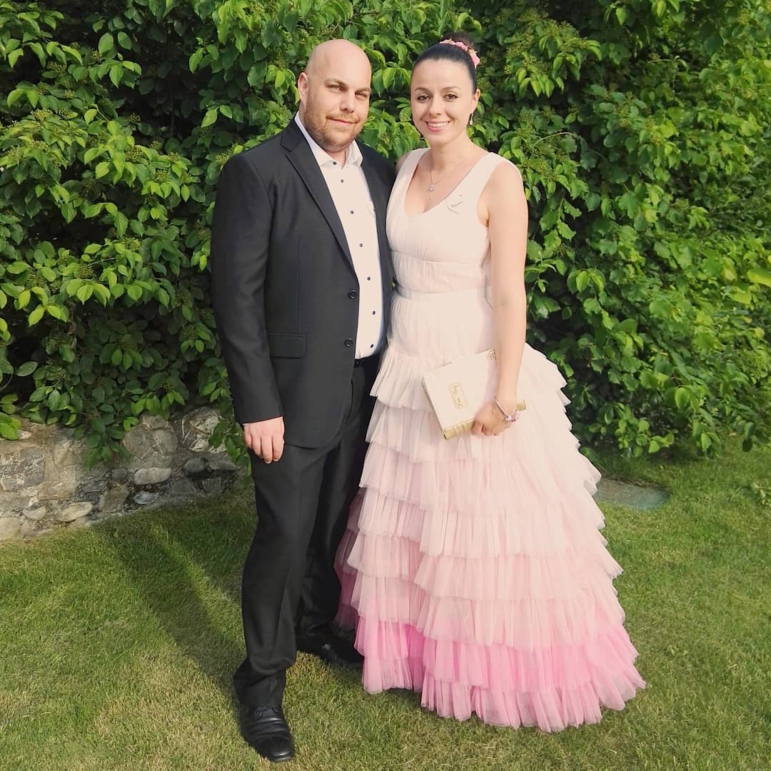 co gai chi mac mau hong anh 8