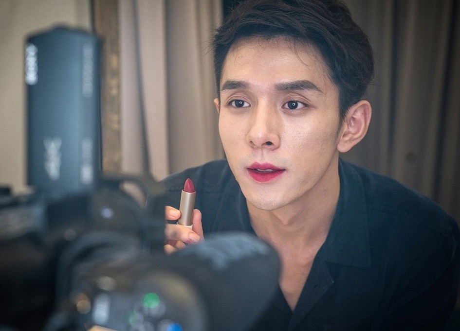 Cuoc song cua ong hoang son moi Taobao hinh anh