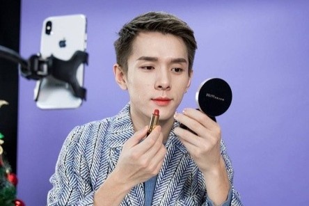 Dang sau su noi tieng cua ong hoang son moi o Trung Quoc hinh anh