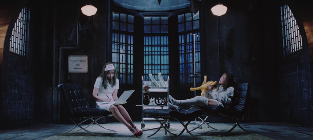 Jennie bị chỉ trích vì mặc đồ y tá ảnh 2 Jennie bi chi trich vi mac do y ta anh 2