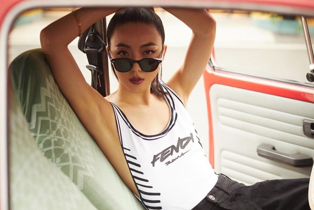 Co gai Trung Quoc noi tieng trong lang thoi trang chau A hinh anh