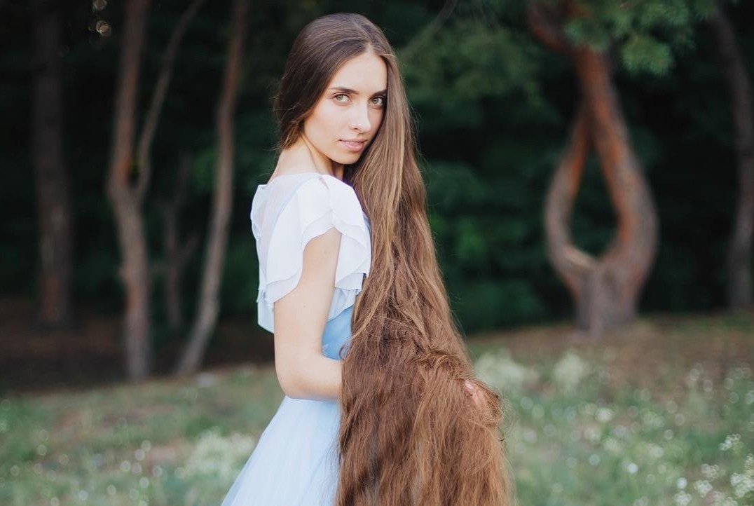 Nu luat su co mai toc dai hon 1,80 m hinh anh