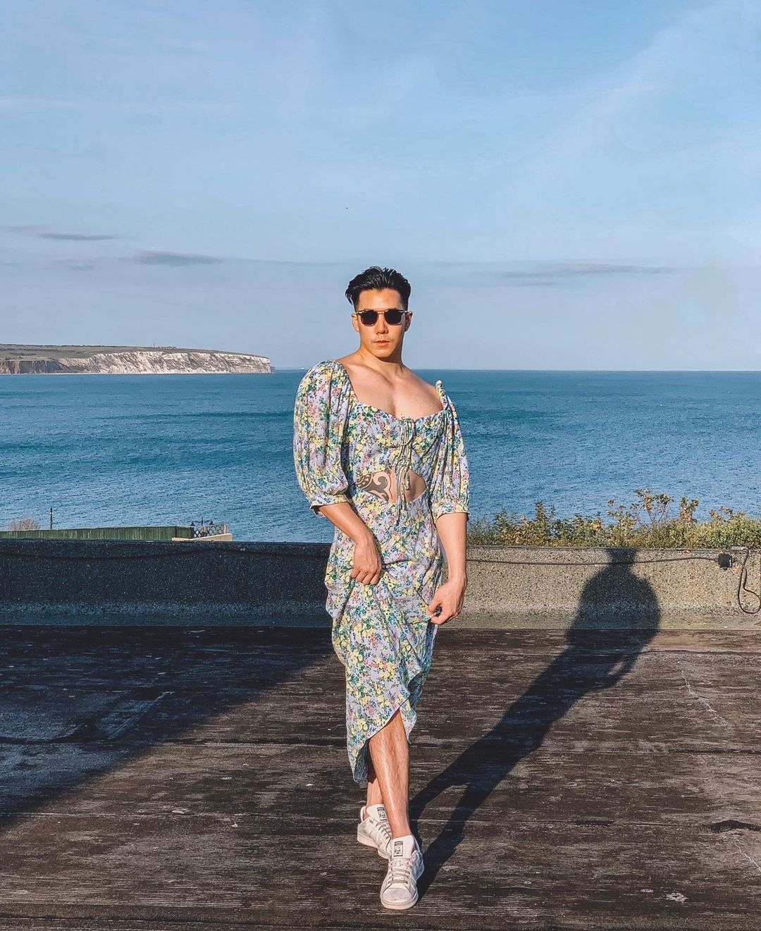 chang trai Thai mac vay anh 8