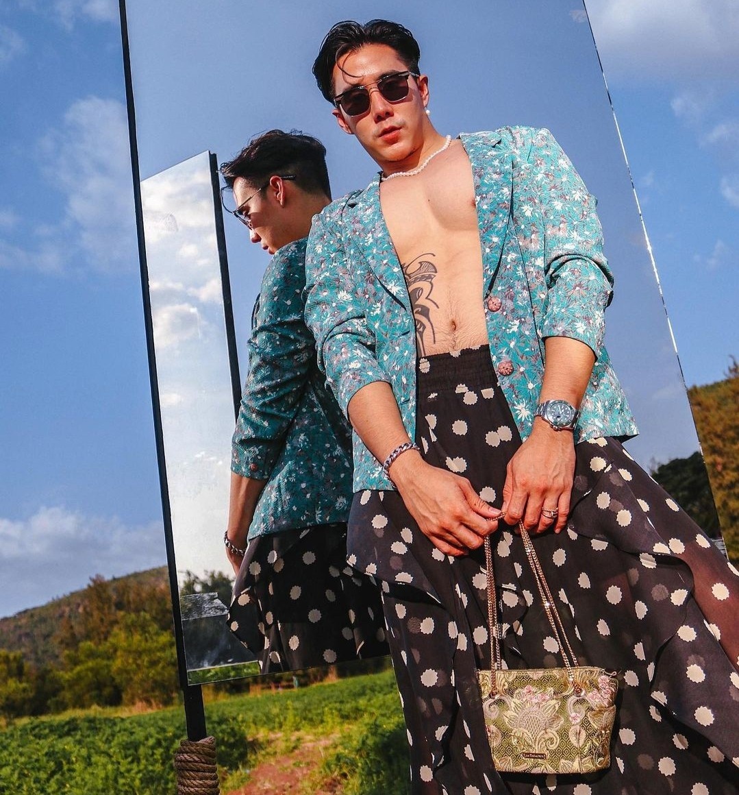 chang trai Thai mac vay anh 1