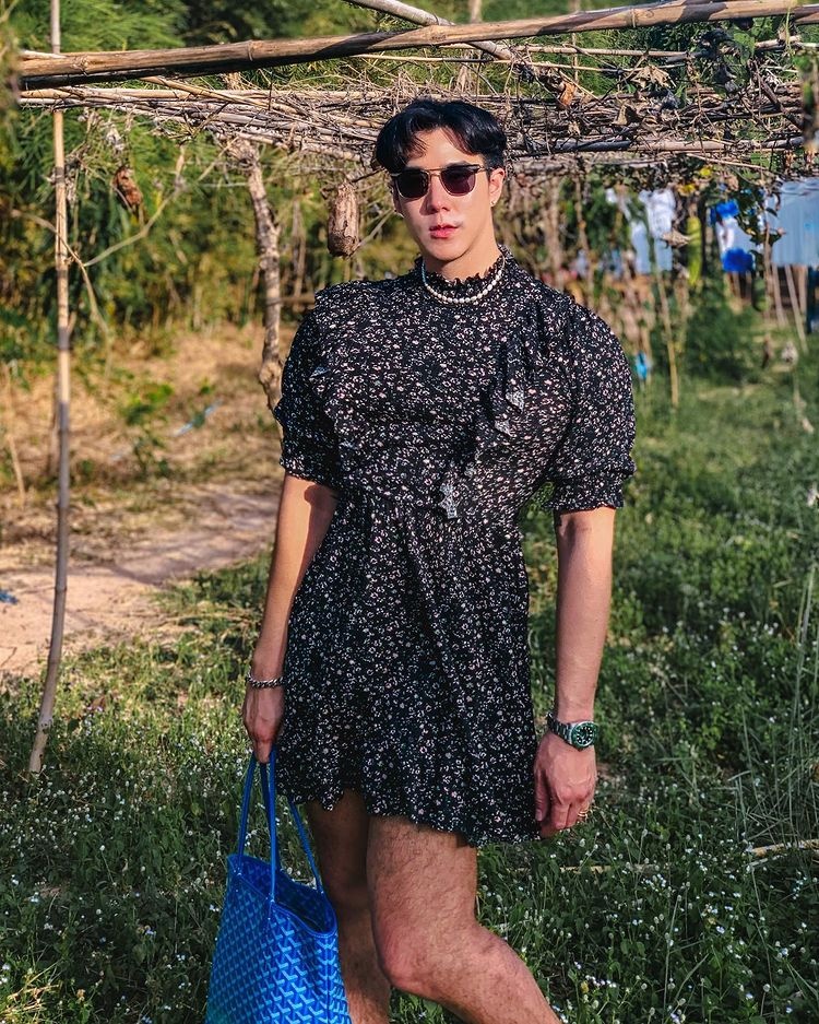 chang trai Thai mac vay anh 16