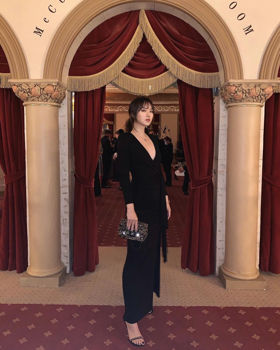 con gái tỷ phú Huawei làm người mẫu ảnh 16 con gai ty phu Huawei lam nguoi mau anh 16