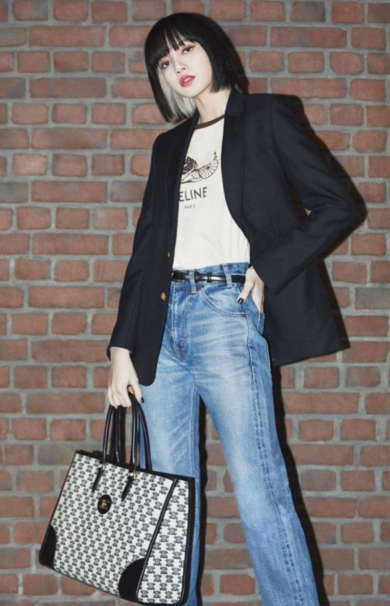 sao Han duoc tai tro trang phuc anh 2