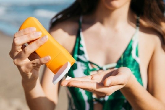 Cach chon kem chong nang phu hop voi da hinh anh