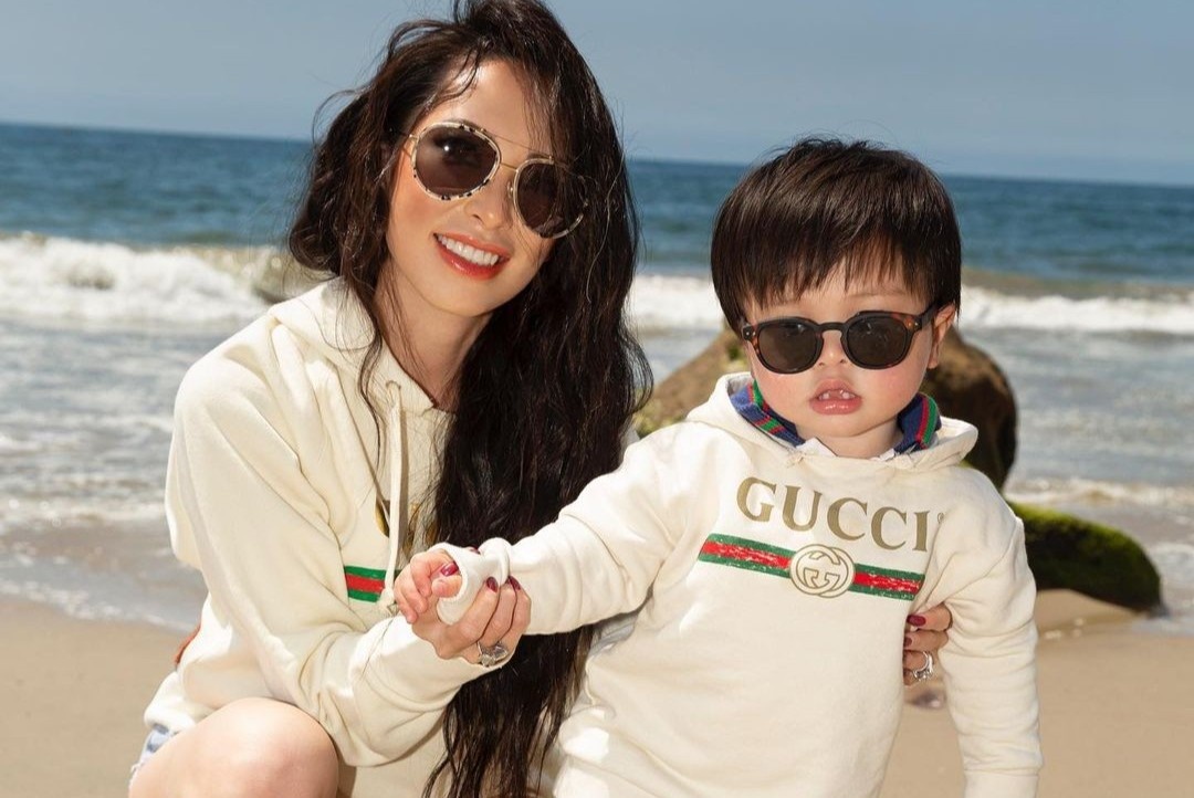 4 nu trieu phu chau A thich mua nhieu do hieu cho con hinh anh