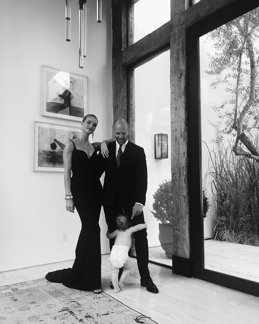 cuộc đời và sự nghiệp của siêu mẫu Rosie Huntington-Whiteley ảnh 16 cuoc doi va su nghiep cua sieu mau Rosie Huntington-Whiteley anh 16