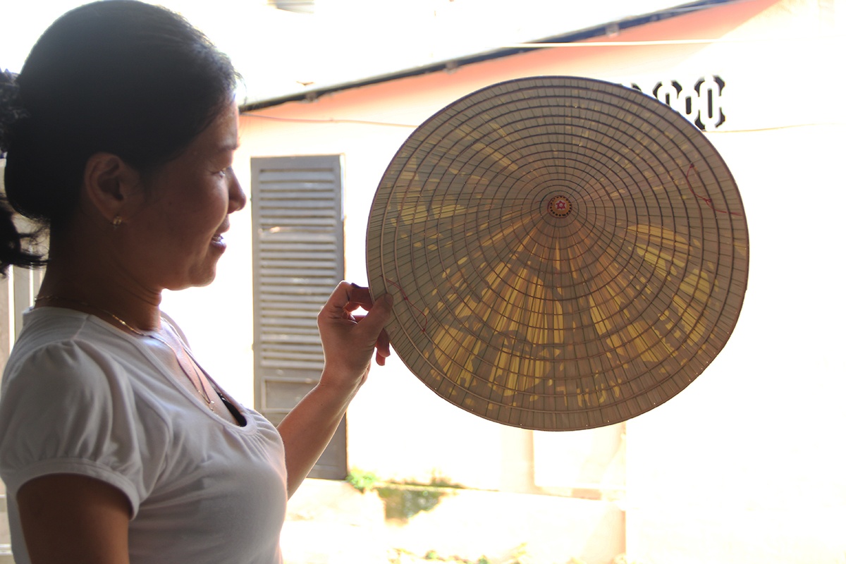 Lang non Phu Cam anh 8