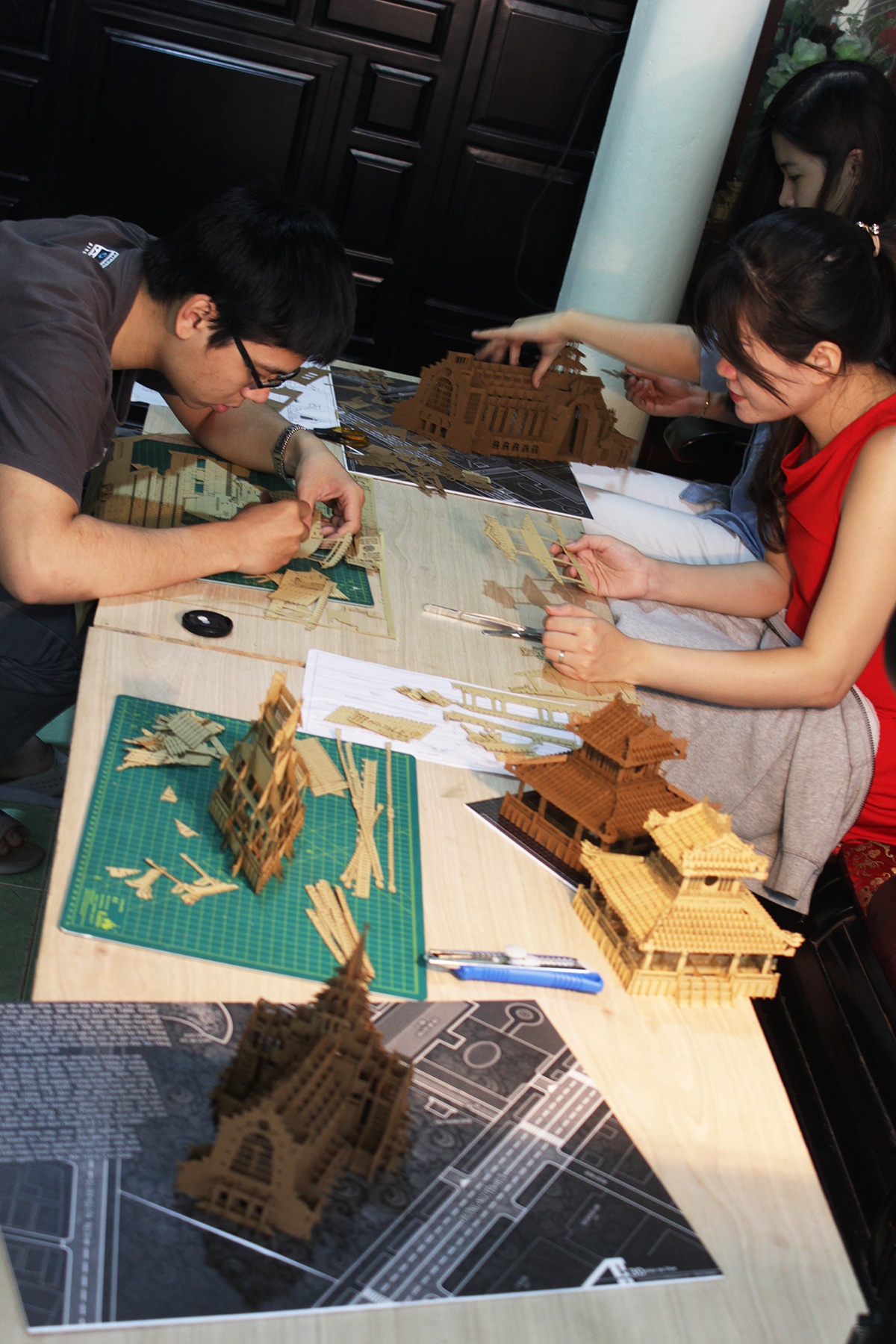 Khởi nghiệp từ cắt giấy Kirigami ảnh 3 Khoi nghiep tu cat giay Kirigami anh 3