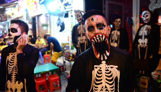 No ro dich vu an theo mua Halloween hinh anh