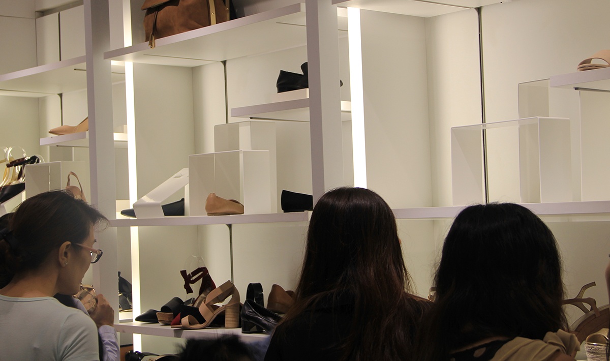 Cua hang xo xac sau Black Friday anh 2