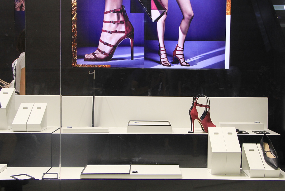 Ngan ngam mua sam ngay Black Friday hinh anh