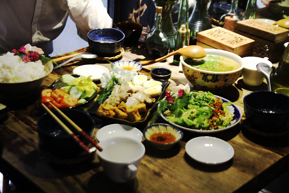 Quan com chi ban 25 suat moi ngay o Sai Gon hinh anh