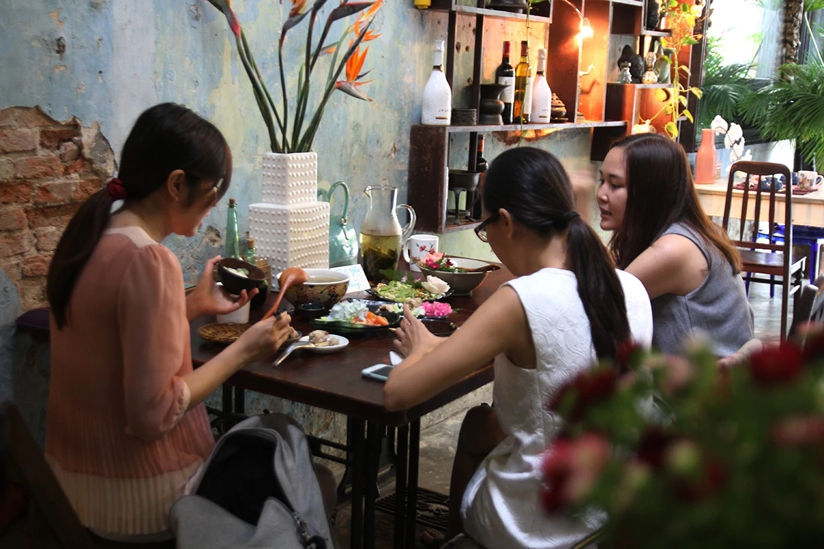 Quan an chi phuc vu 25 suat com tai Sai Gon anh 9