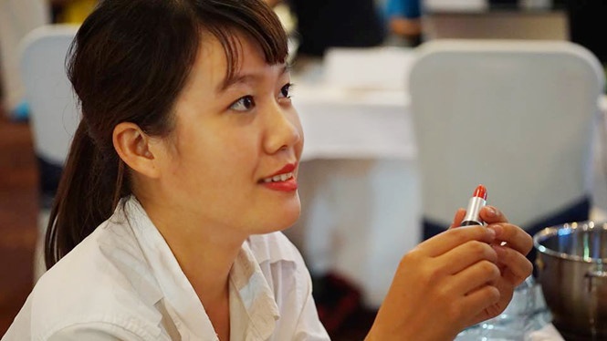 9X Gia Lai khoi nghiep bang son moi tu qua gac hinh anh