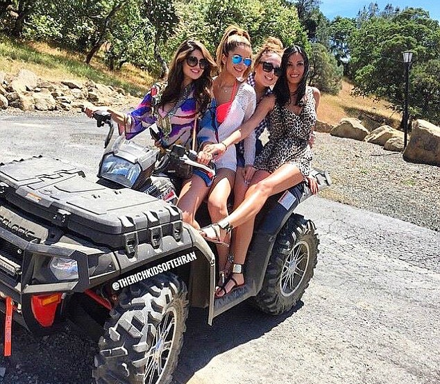 Hoi con nha giau Tehran anh 1