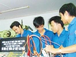Mot truong cao dang, ba co quan quan ly hinh anh