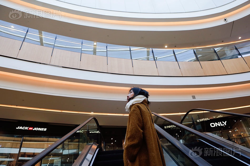 nghe di mua sam thoi trang anh 2