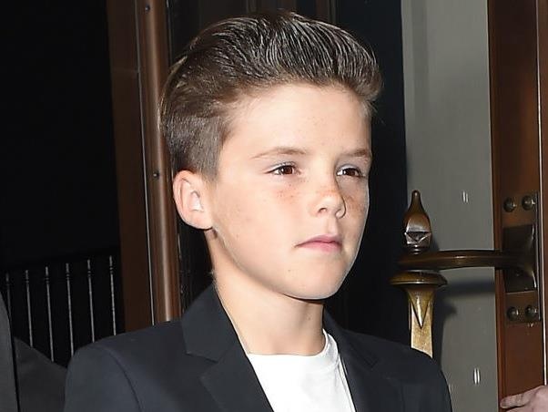 Cau ut nha Becks bat ngo tro thanh ca si hinh anh