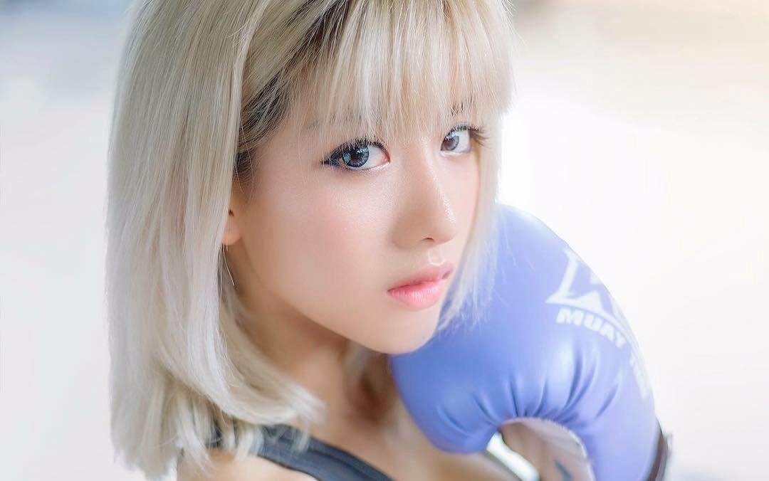 Nhan sac gay tranh cai cua hot girl moi noi tai Thai Lan hinh anh