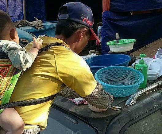 cha địu con mưu sinh trên công trường ảnh 2 cha diu con muu sinh tren cong truong anh 2
