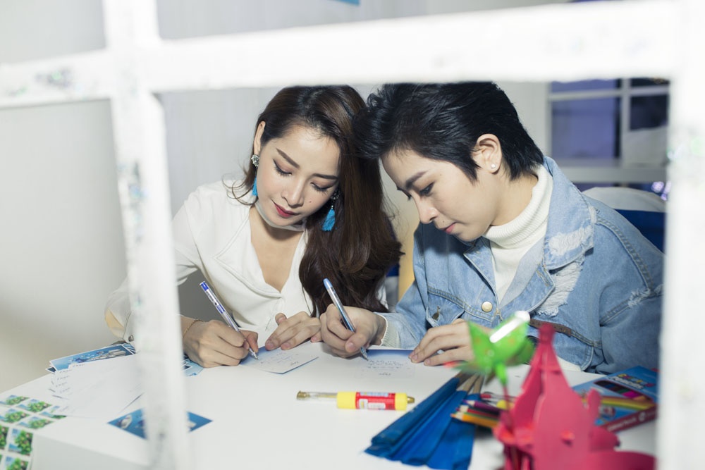 Gil Lê Chi Pu đón Giáng sinh ảnh 4 Gil Le Chi Pu don Giang sinh anh 4