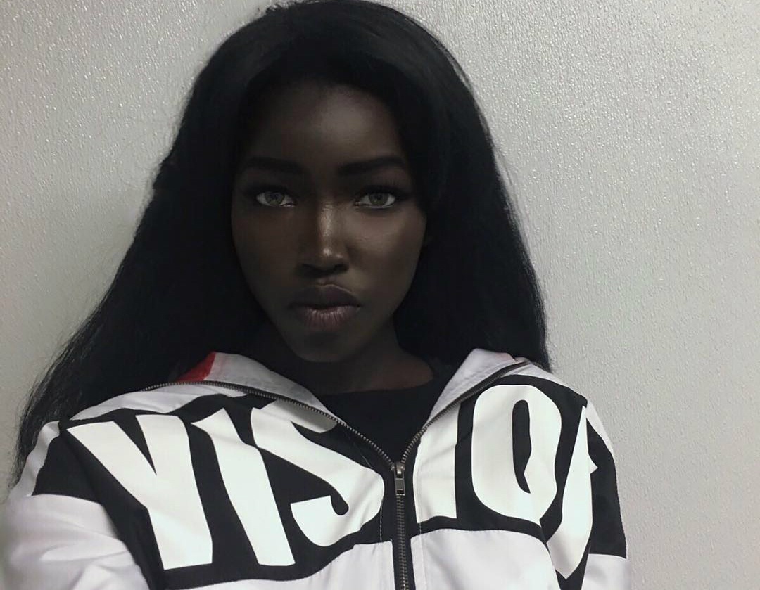 co gai noi tieng voi lan da den anh 7