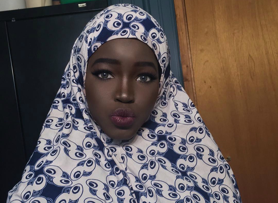 co gai noi tieng voi lan da den anh 5