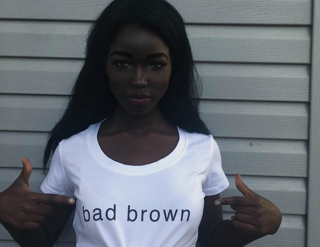 co gai noi tieng voi lan da den anh 2