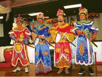 Trac nghiem: Ai dung dau that ho tuong nha Tay Son? hinh anh