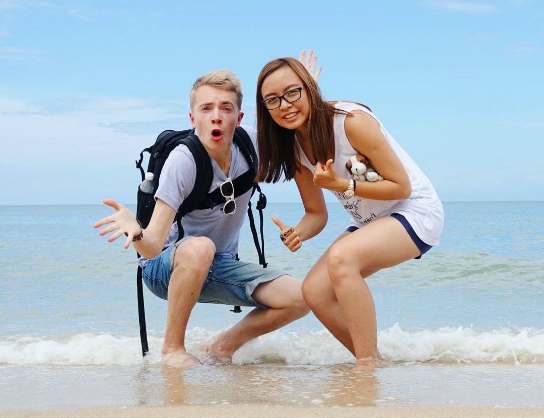 doi tre yeu qua mang di du lich anh 4