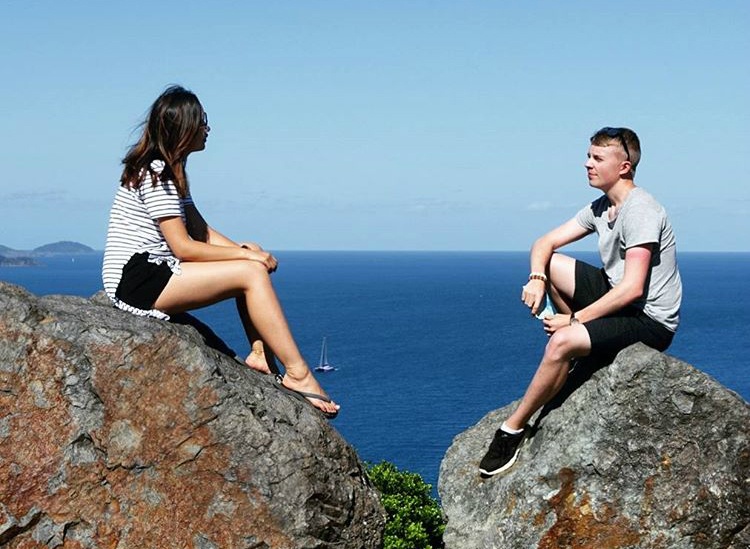 doi tre yeu qua mang di du lich anh 6