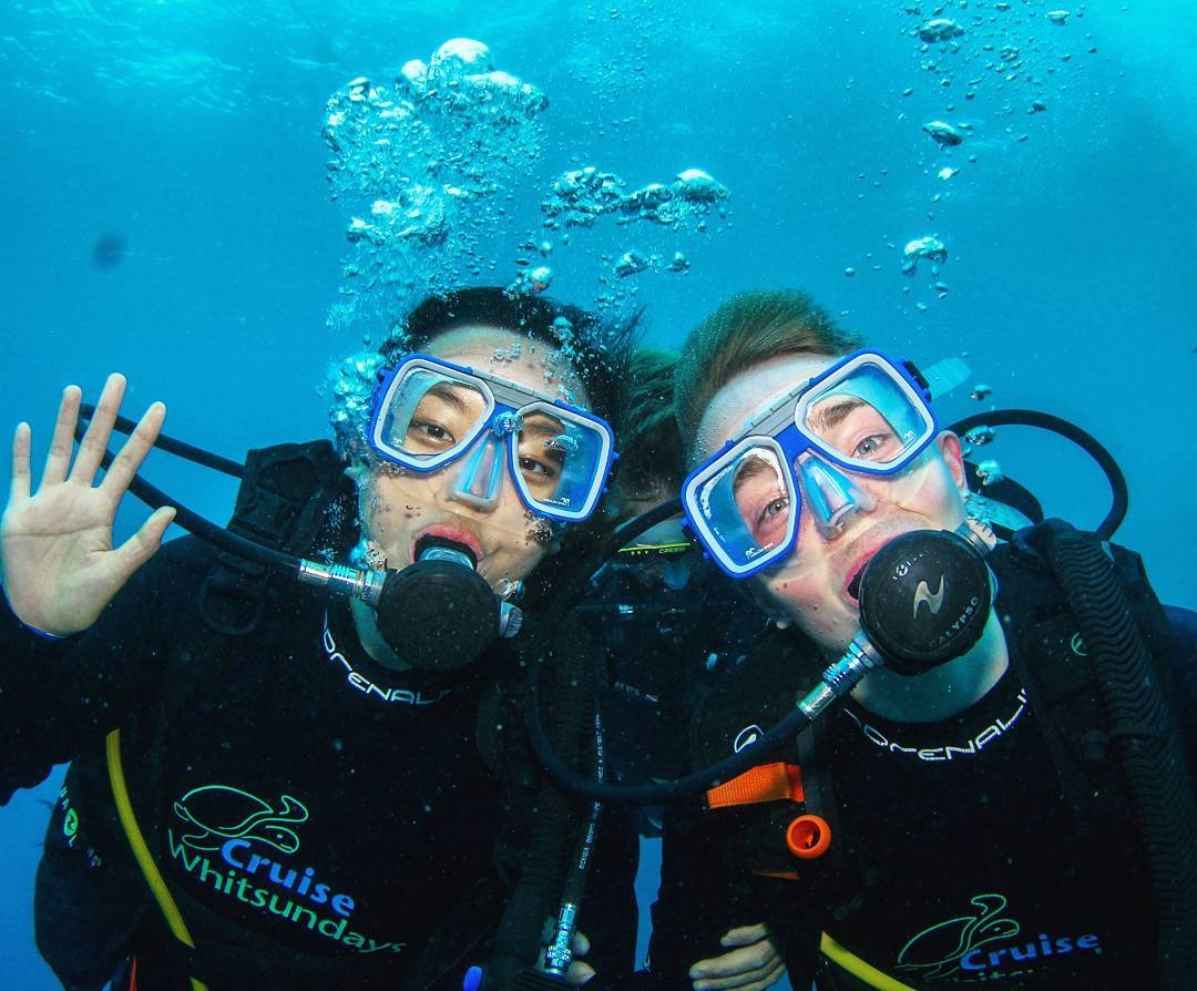 doi tre yeu qua mang di du lich anh 7