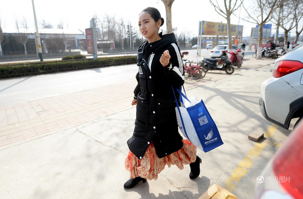 co gai thi 15 truong anh 2