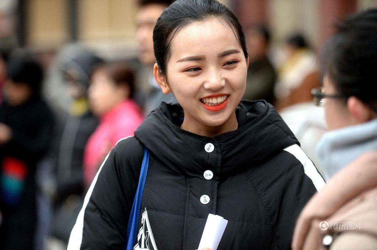 co gai thi 15 truong anh 1